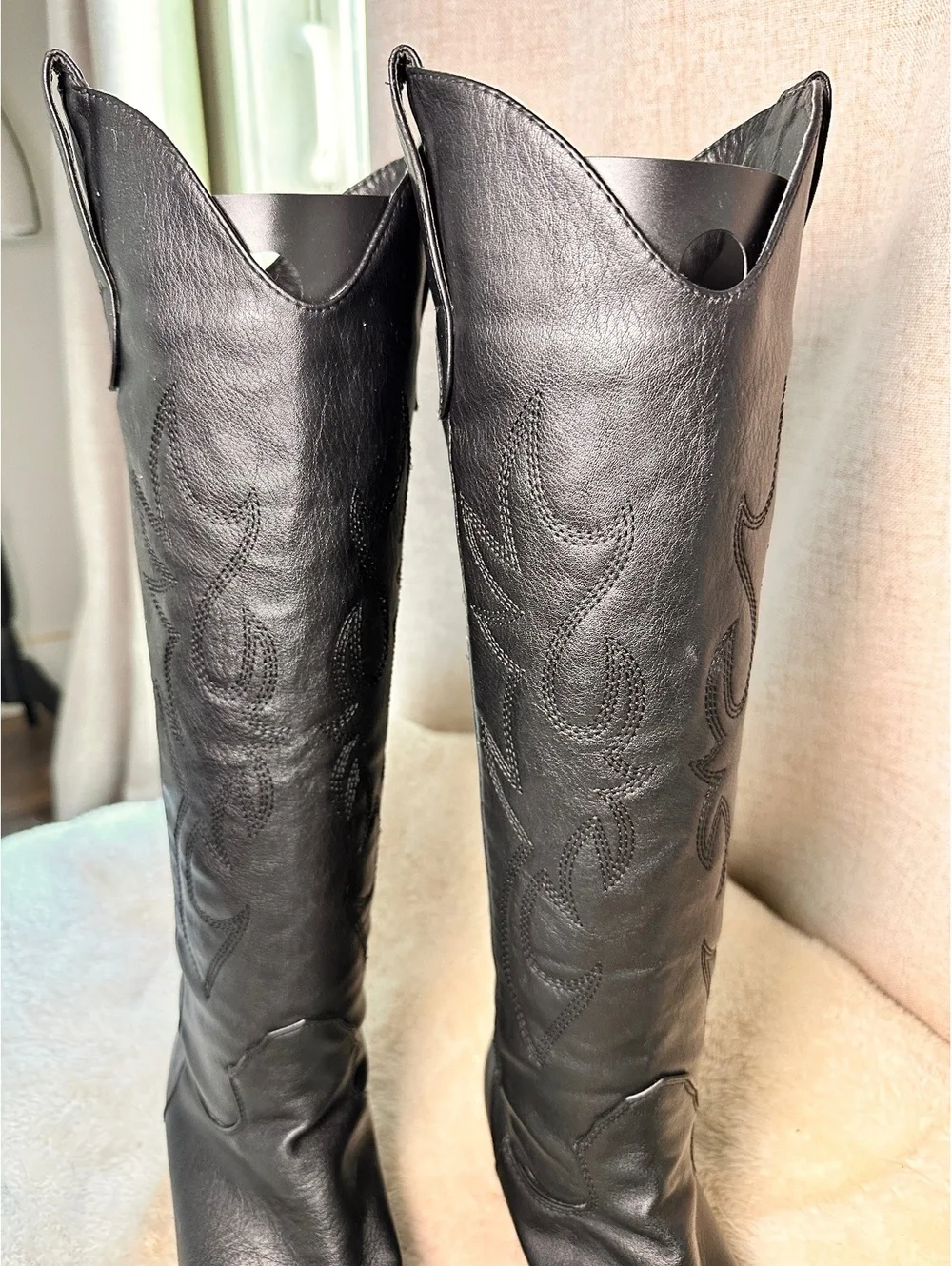 Women’s Black Western Cowboy Boots – Size 8 – Tall Embroidered Pointed Toe